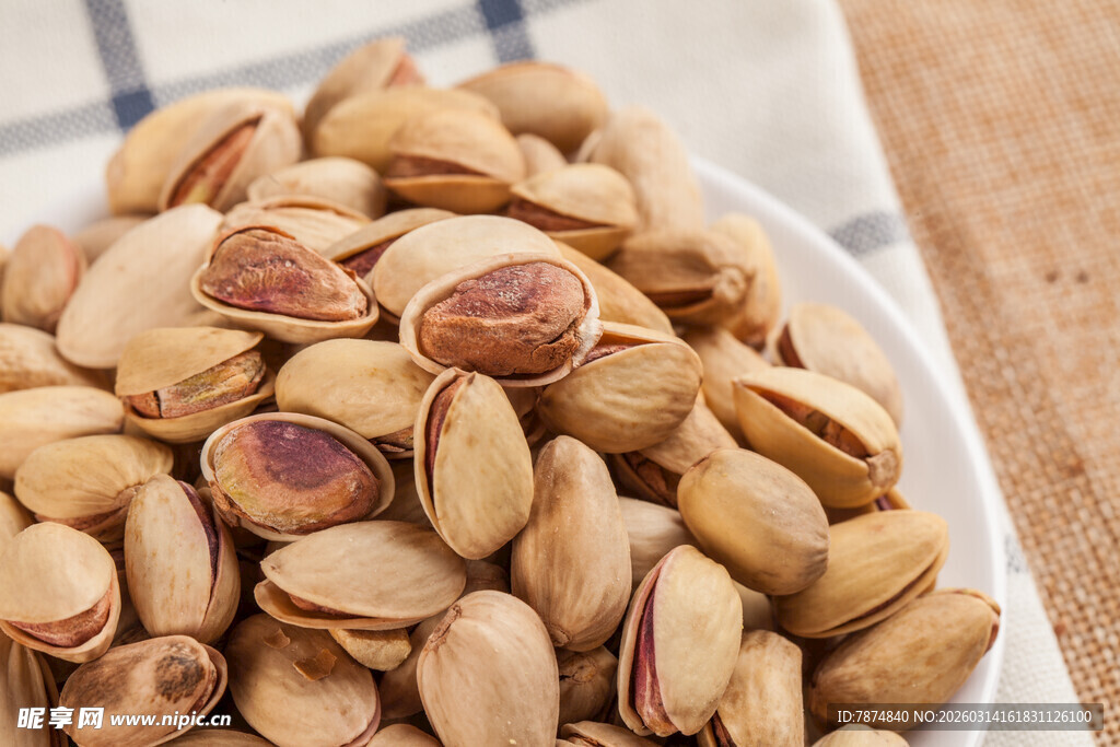 一盘美味开心果