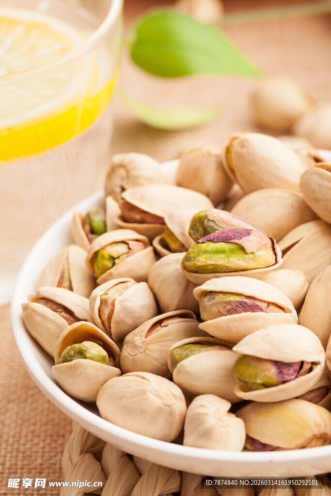 一盘美味开心果