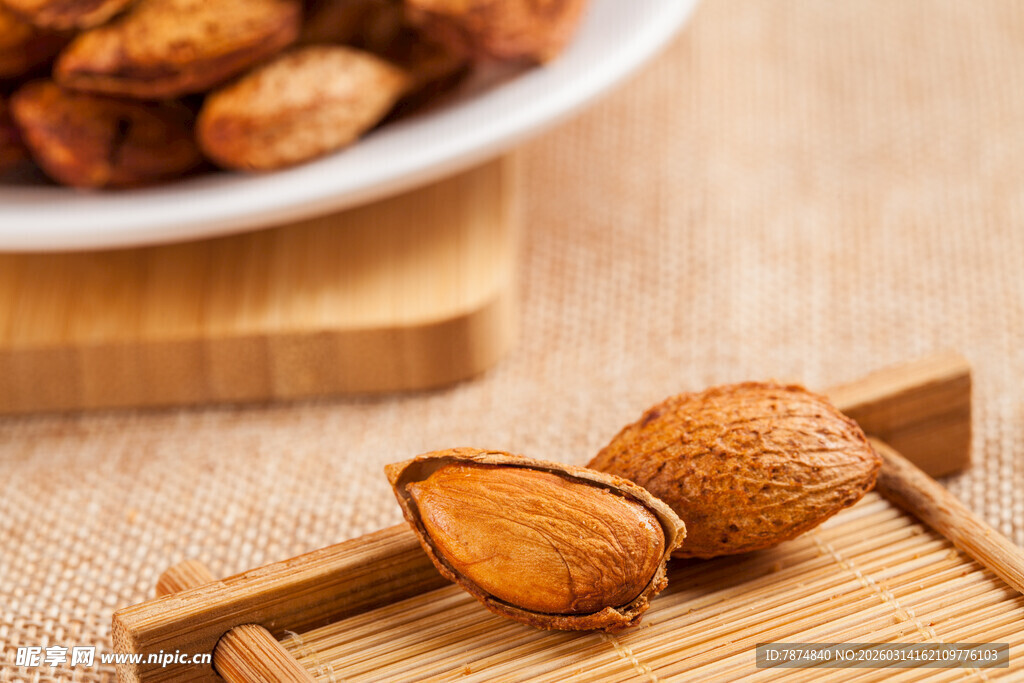 美味巴旦木 散发诱人气息