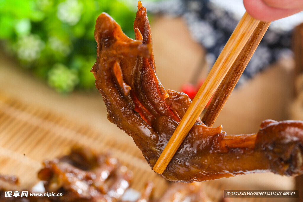 美味卤鸡爪特写