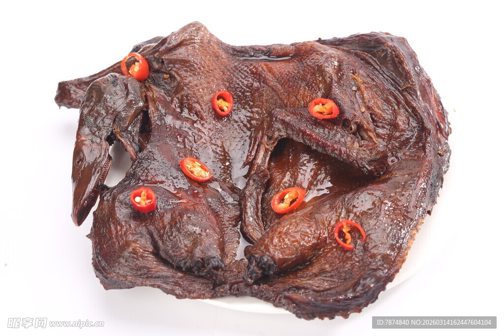 卤味鸭头 点缀诱人红椒