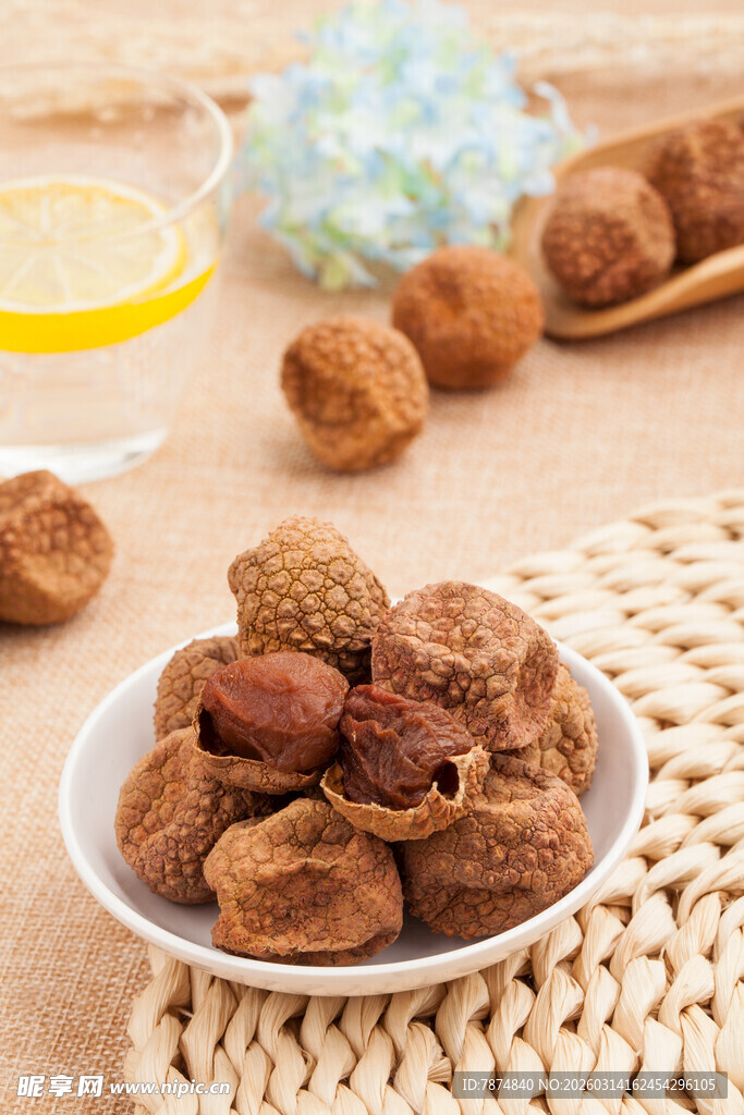 美味坚果拼盘展诱人风采