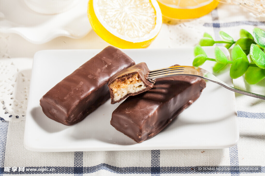 巧克力夹心糕点诱人时刻