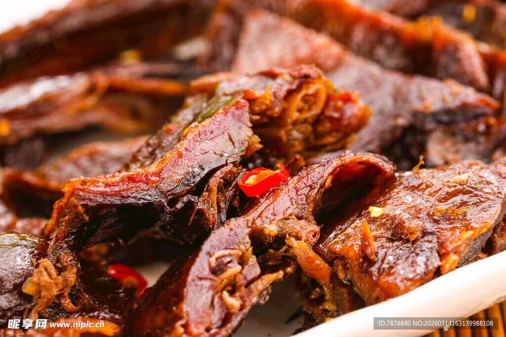 美味卤味鸭脖特写