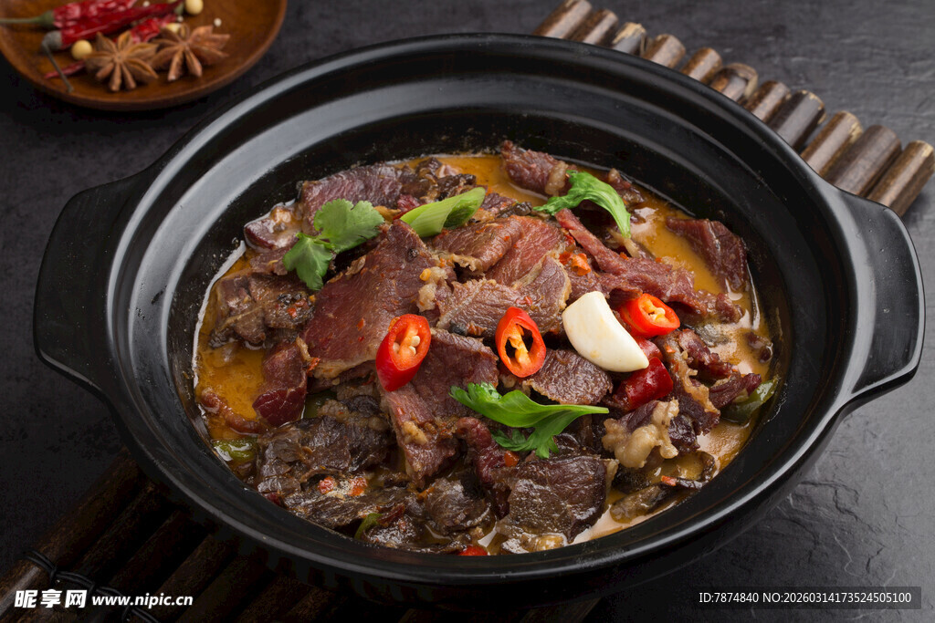 美味牛肉煲 鲜香诱人