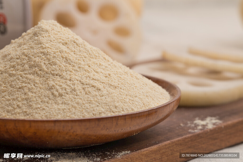 木勺中的细腻面粉