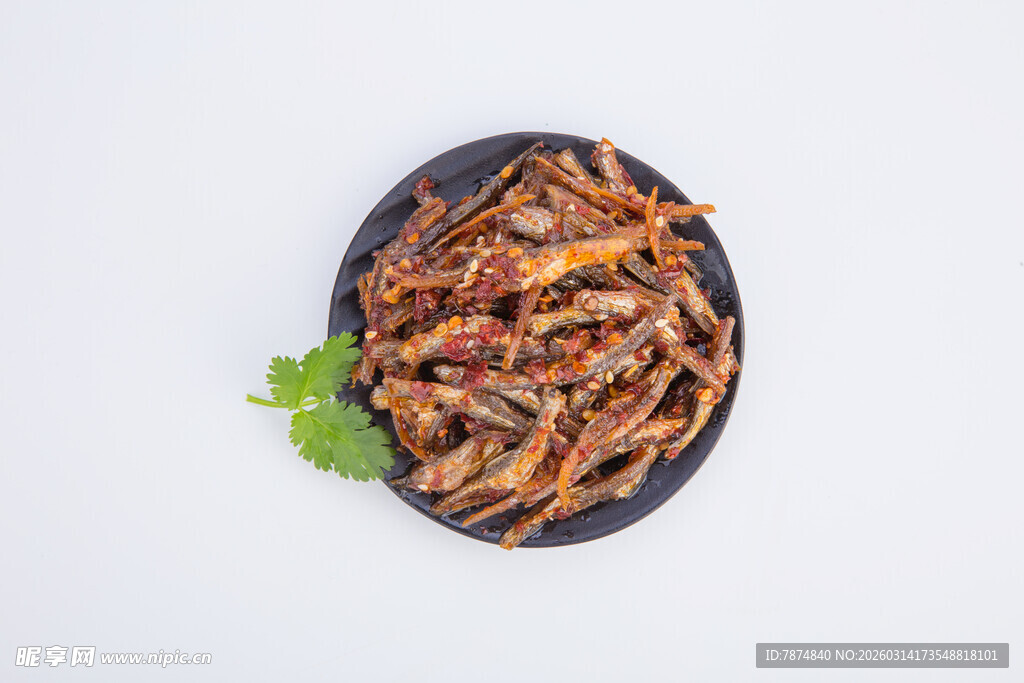 美味小鱼干 诱人摆盘中