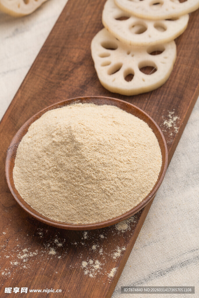 木盘里的莲藕粉粉末