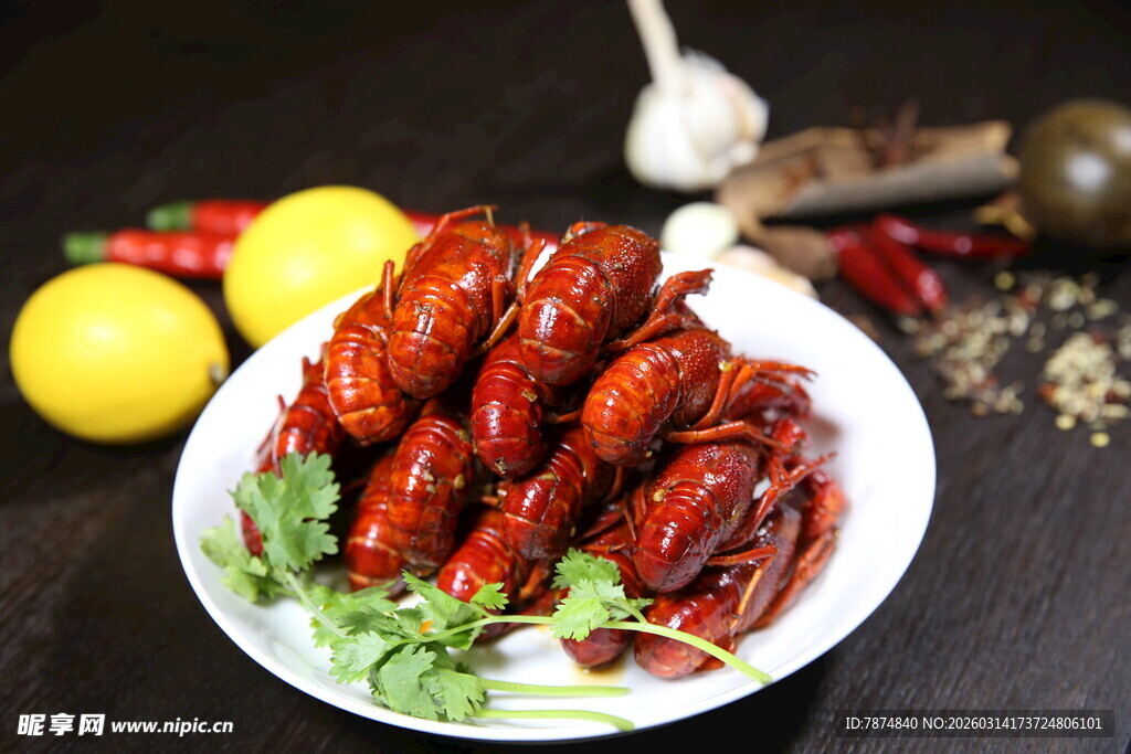 美味香辣小龙虾一盘