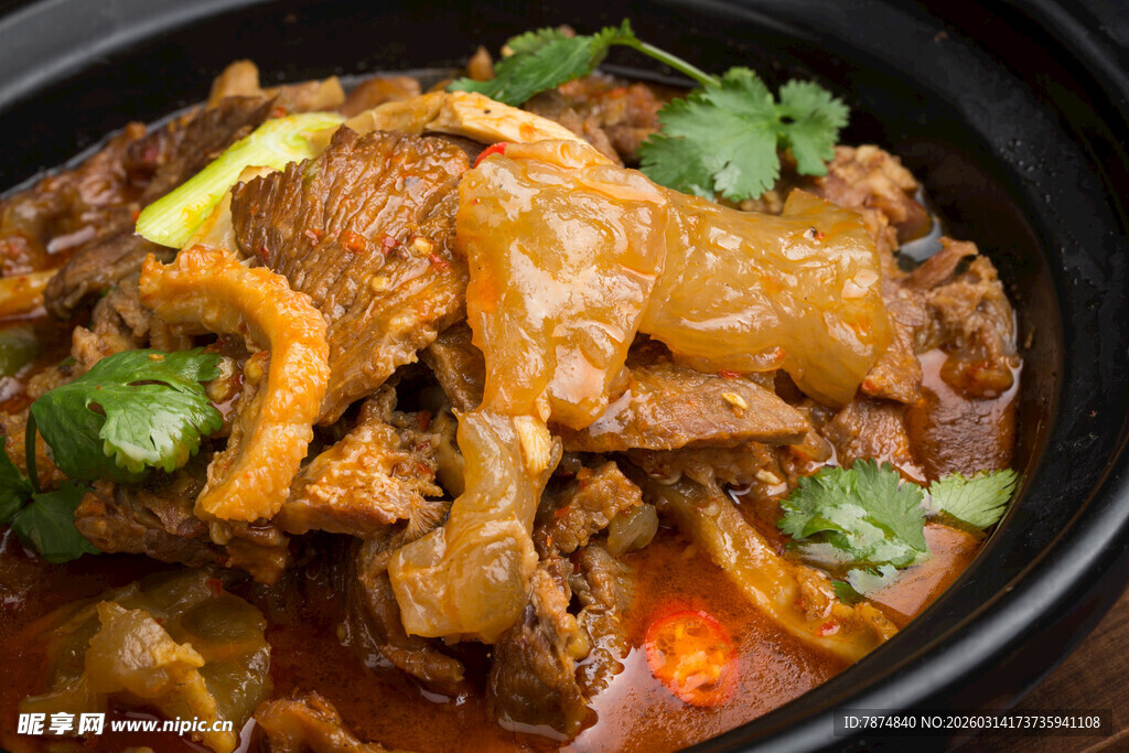 香辣美味牛杂煲