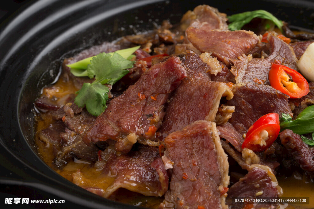 美味牛肉煲 鲜香诱人