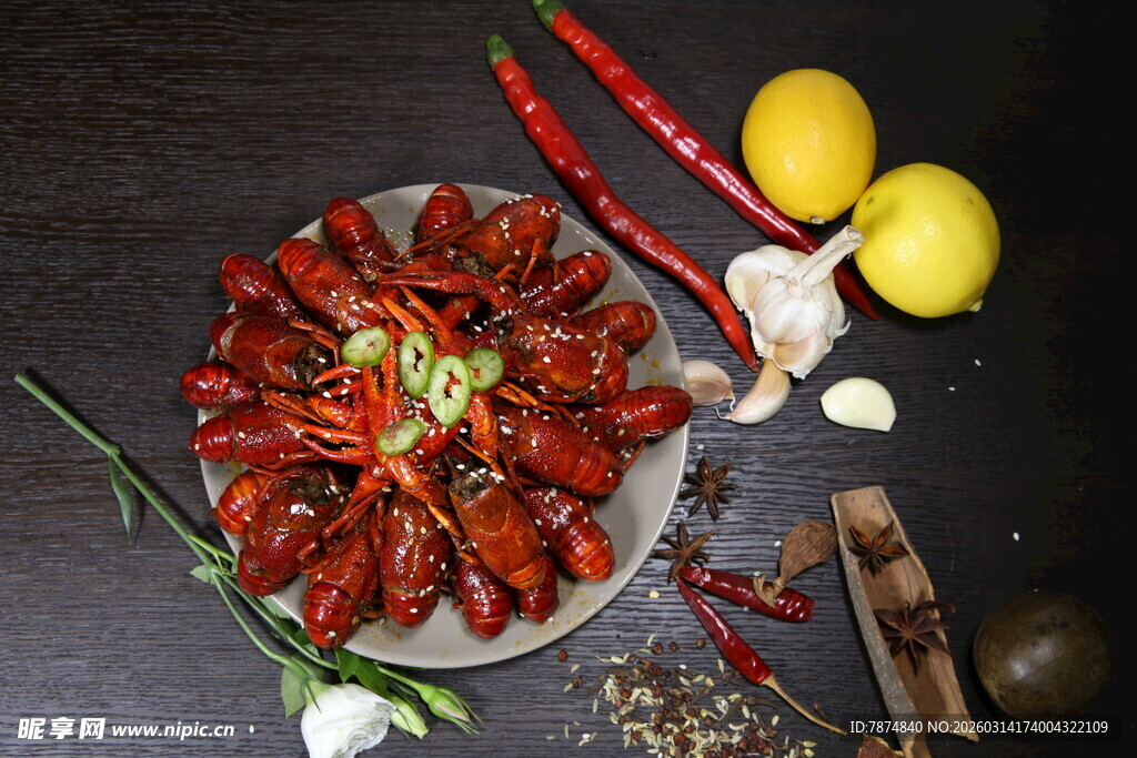 香辣小龙虾美食摆盘