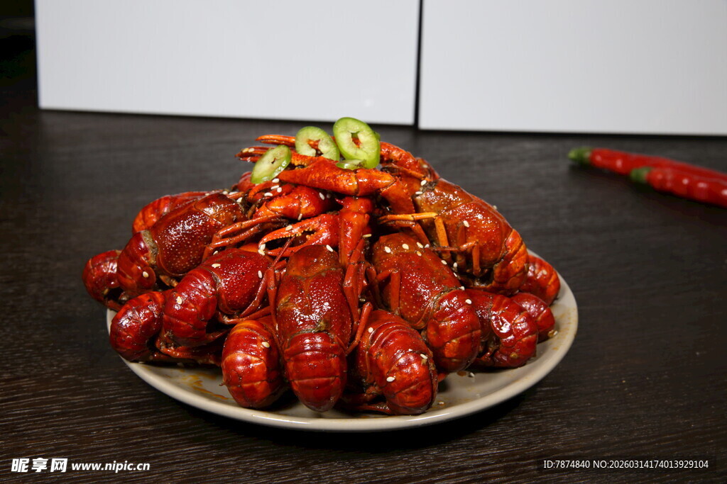 一盘美味小龙虾