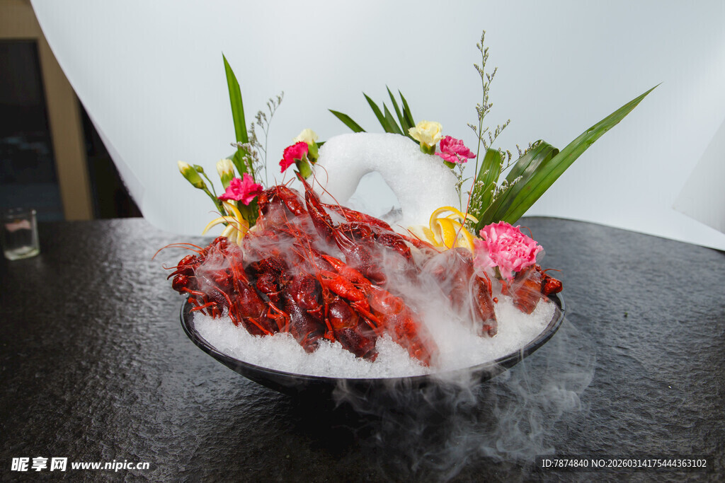 仙气缭绕的冰镇小龙虾