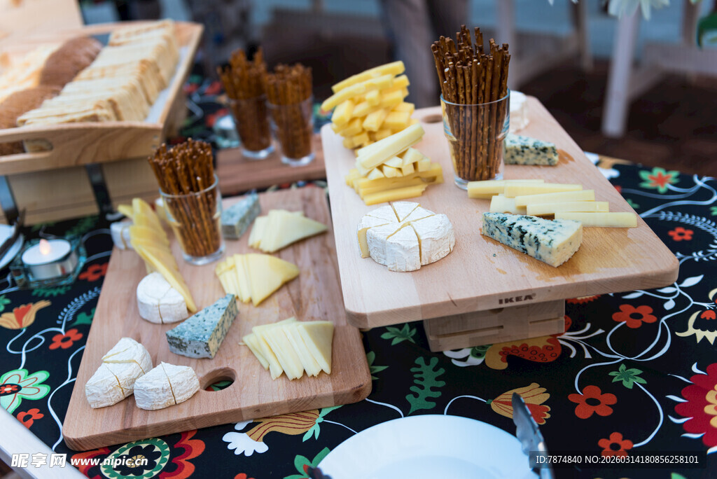 多样奶酪拼盘展示