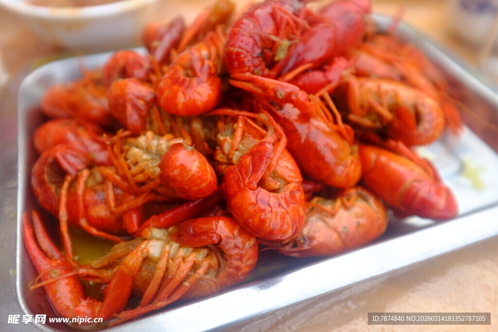 美味小龙虾一盘