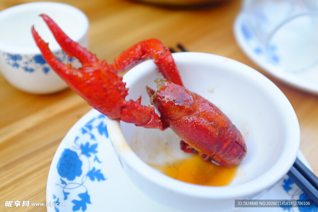 碗中美味小龙虾特写
