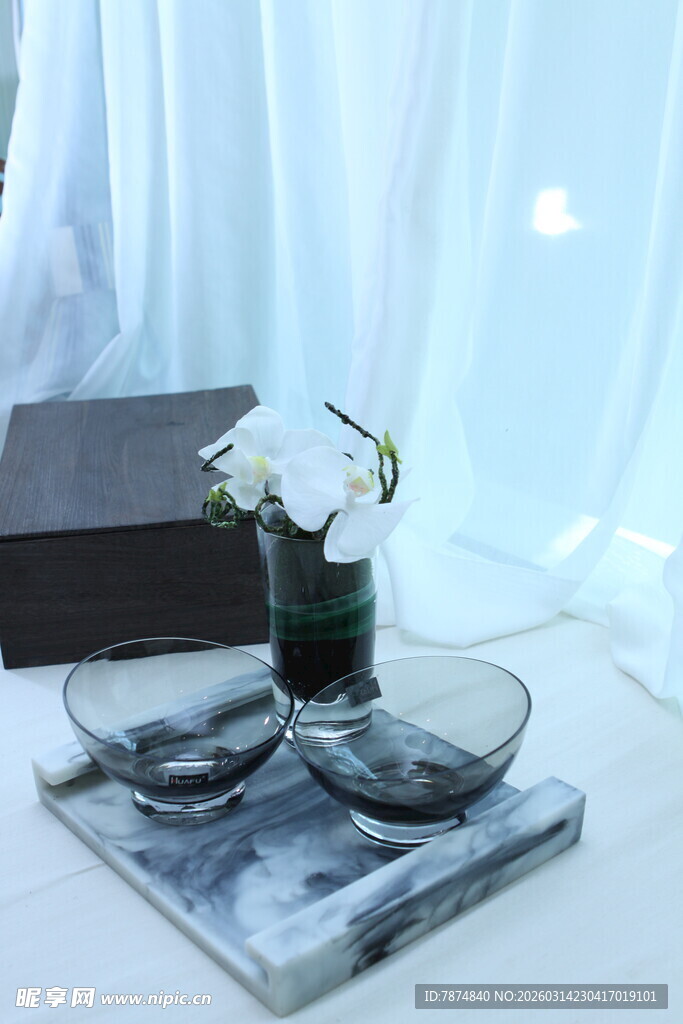 简约花瓶茶具静物摆拍