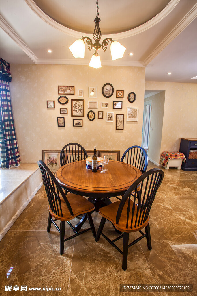 温馨美式餐厅室内场景