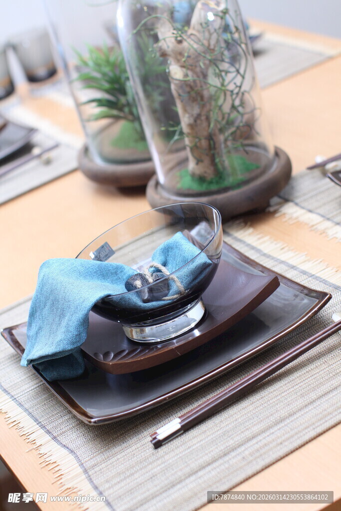 精致日式餐桌布置