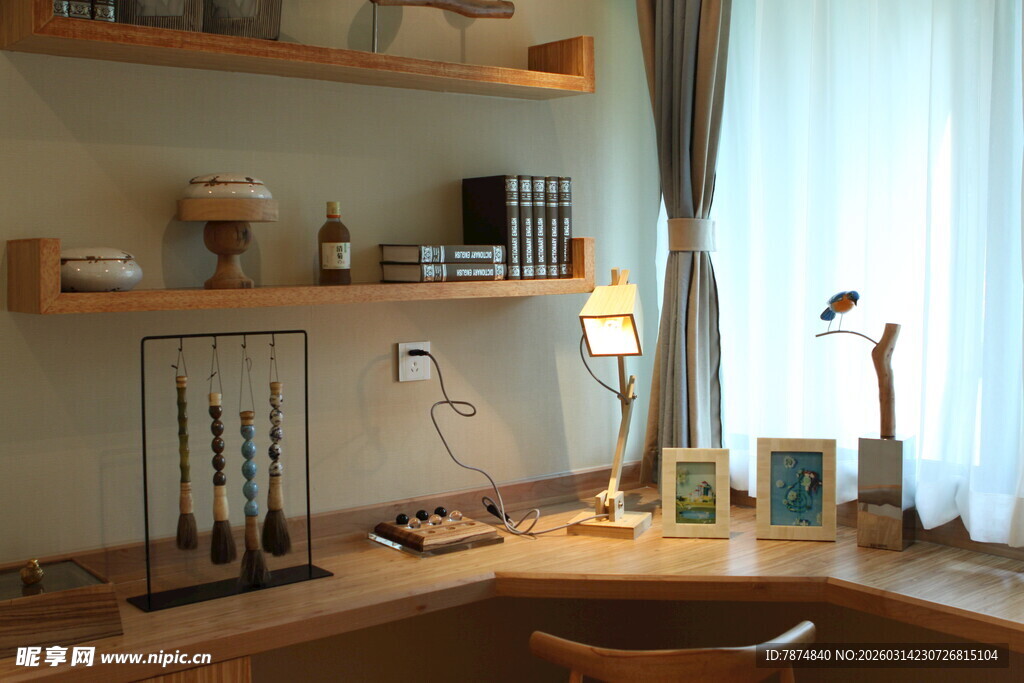 温馨木质风洗手台角落