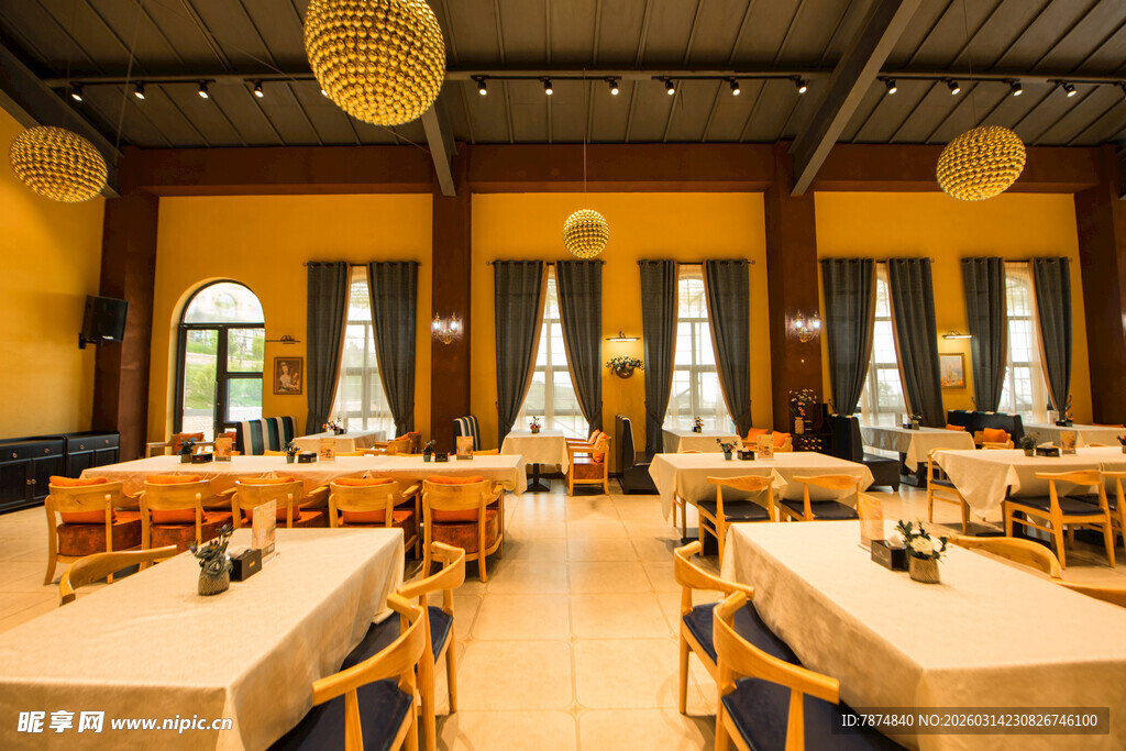 温馨明亮的餐厅室内场景