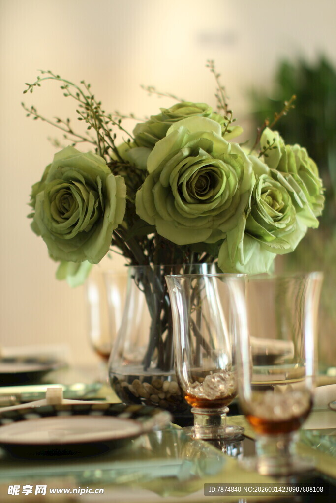 优雅绿玫瑰餐桌花艺装饰