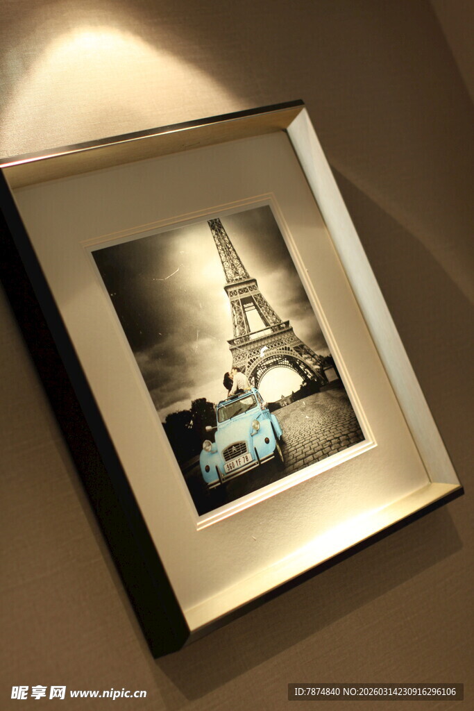 相框中的艺术照片