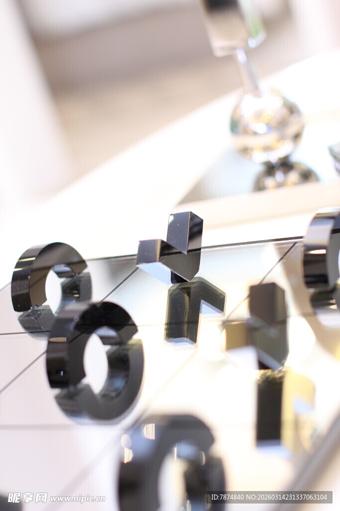 精密黑色机械零件展示