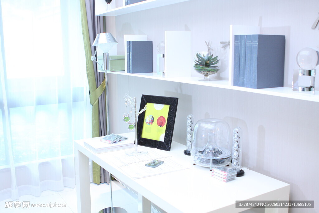 简约白色系清新室内一角