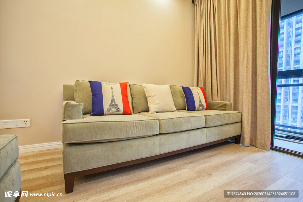 简约客厅沙发靠窗景致