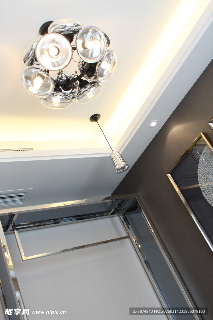 现代简约风格水晶吸顶灯