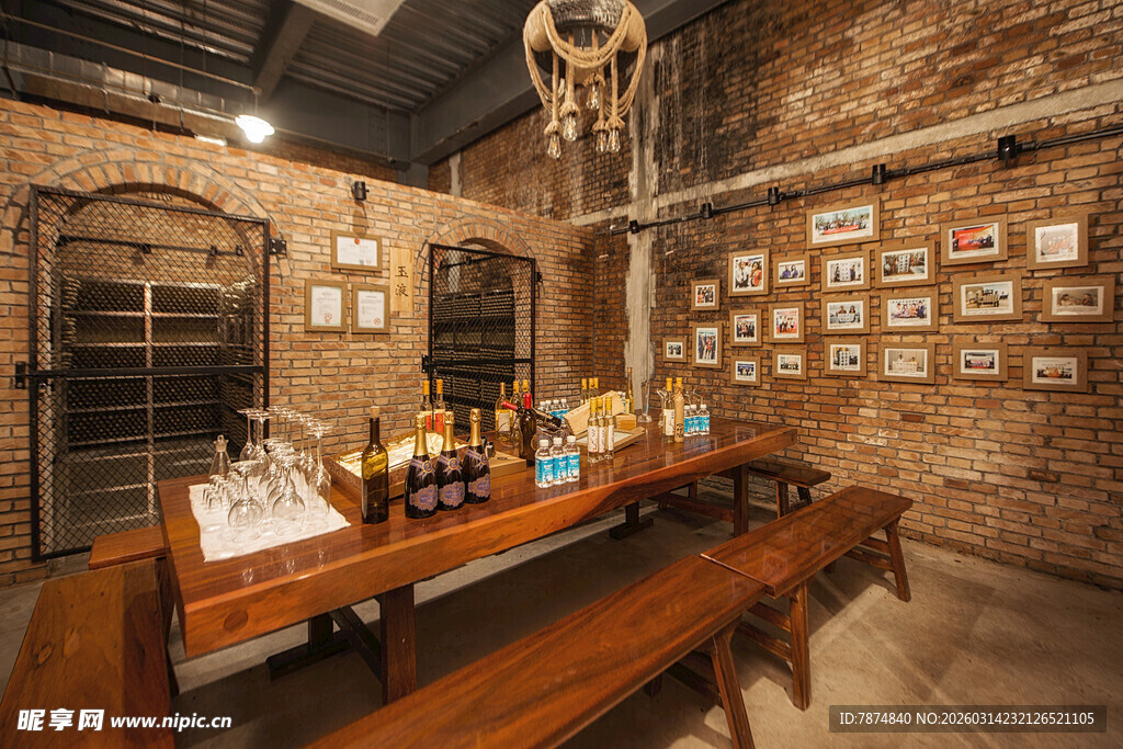 复古酒窖 美酒陈列空间