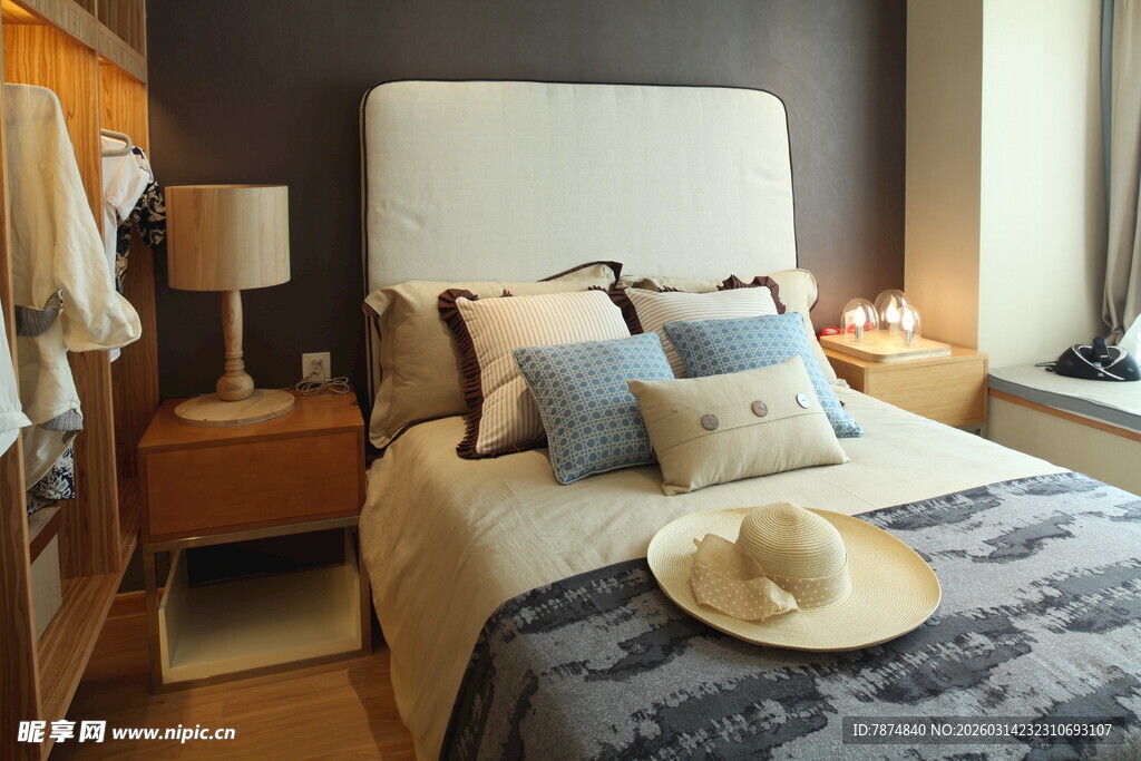 温馨卧室床品布置展示