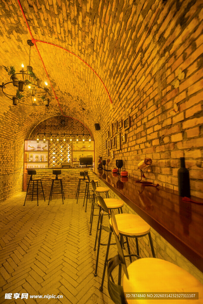 复古砖墙风格的温馨吧台