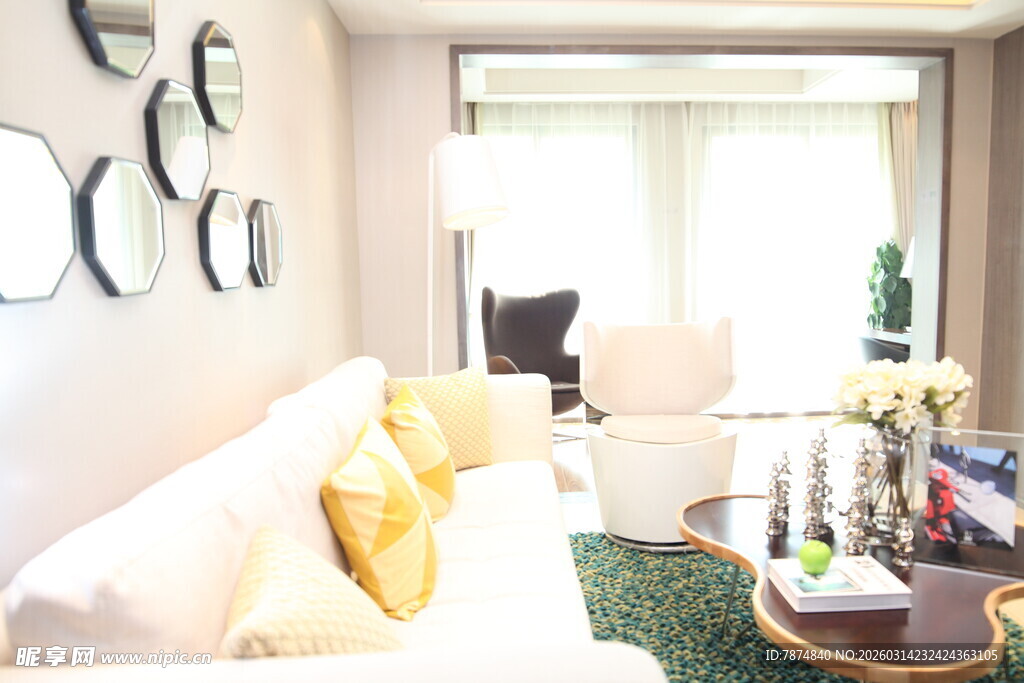 现代温馨客厅家居一角