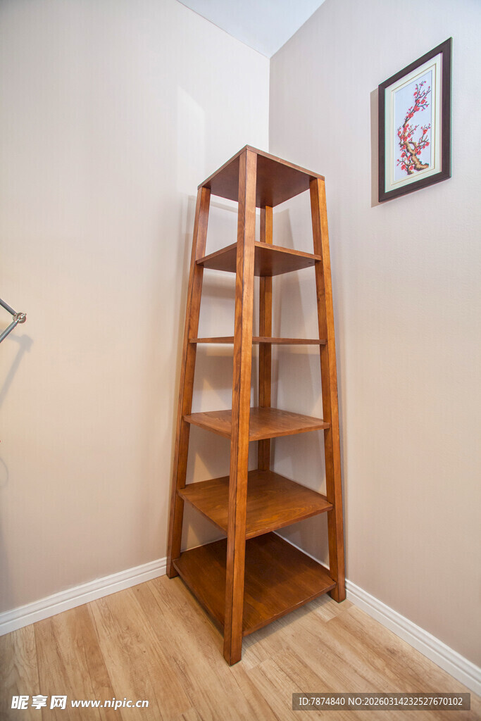 木质梯形置物架角落展示