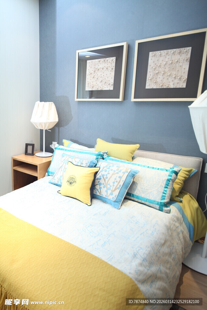 温馨卧室床品布置展示