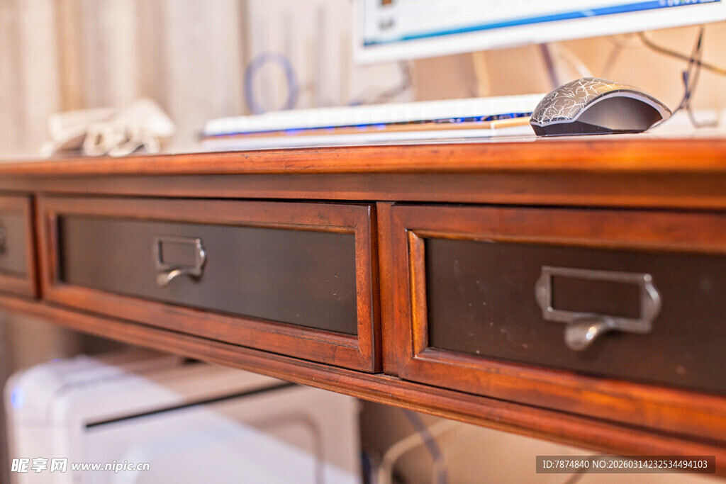 复古木质抽屉办公桌