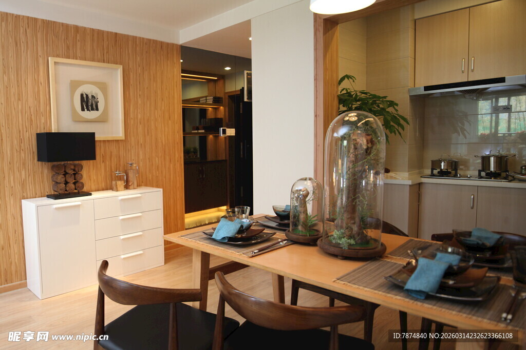 现代简约风温馨餐厅空间