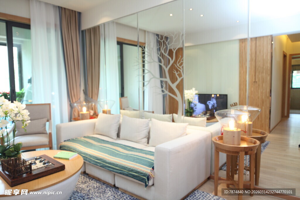 现代简约风温馨客厅空间