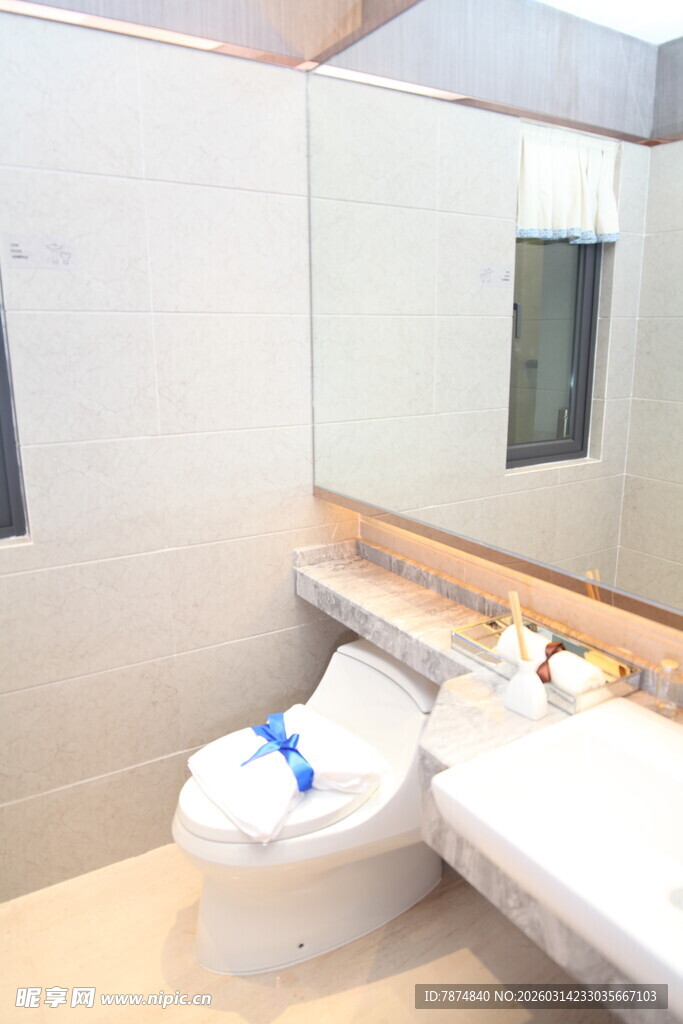 现代简约风格卫生间一角