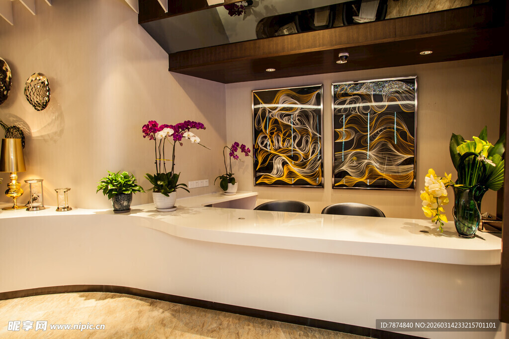 豪华优雅的室内浴缸空间