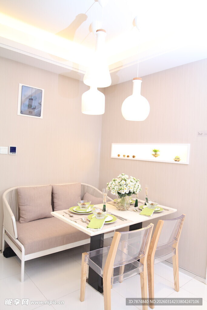 简约温馨的室内用餐空间