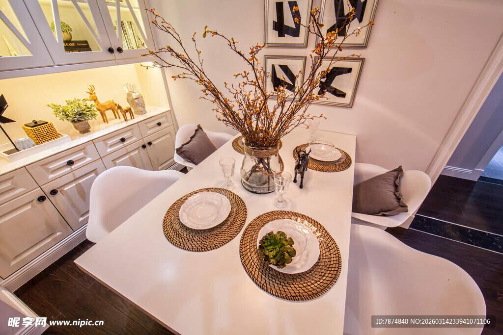 简约温馨餐厅室内布置图