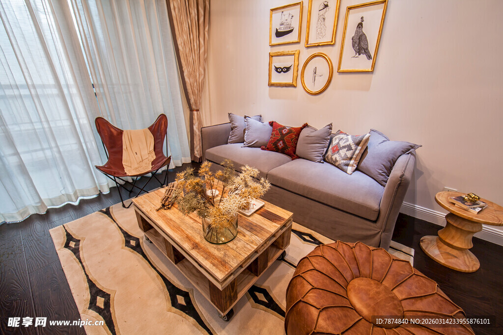 现代温馨客厅家居布置