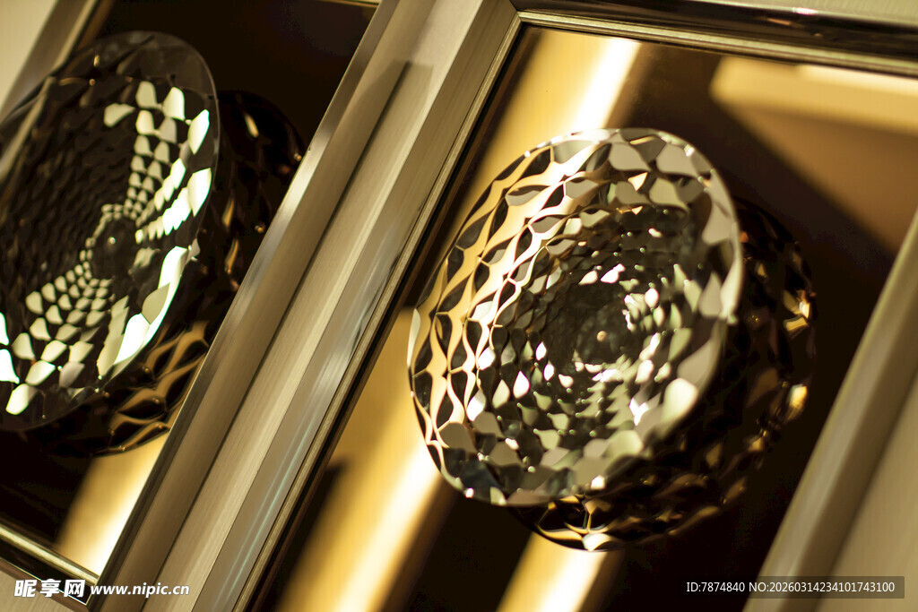 精致水晶摆件展示