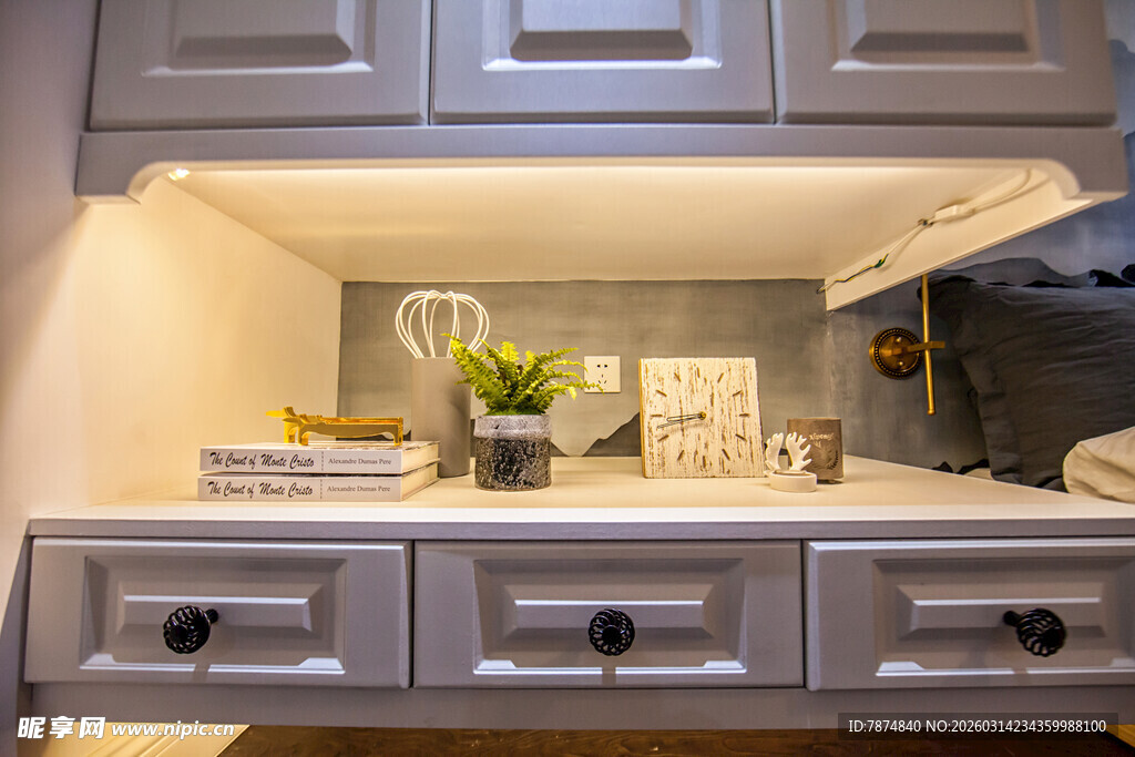 简约厨房一角的温馨景致