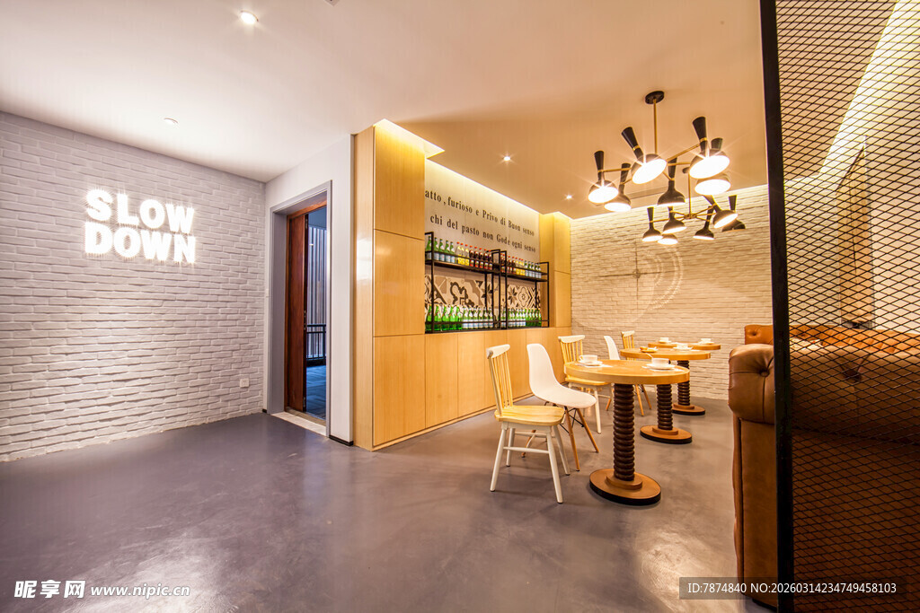 时尚温馨的室内用餐空间