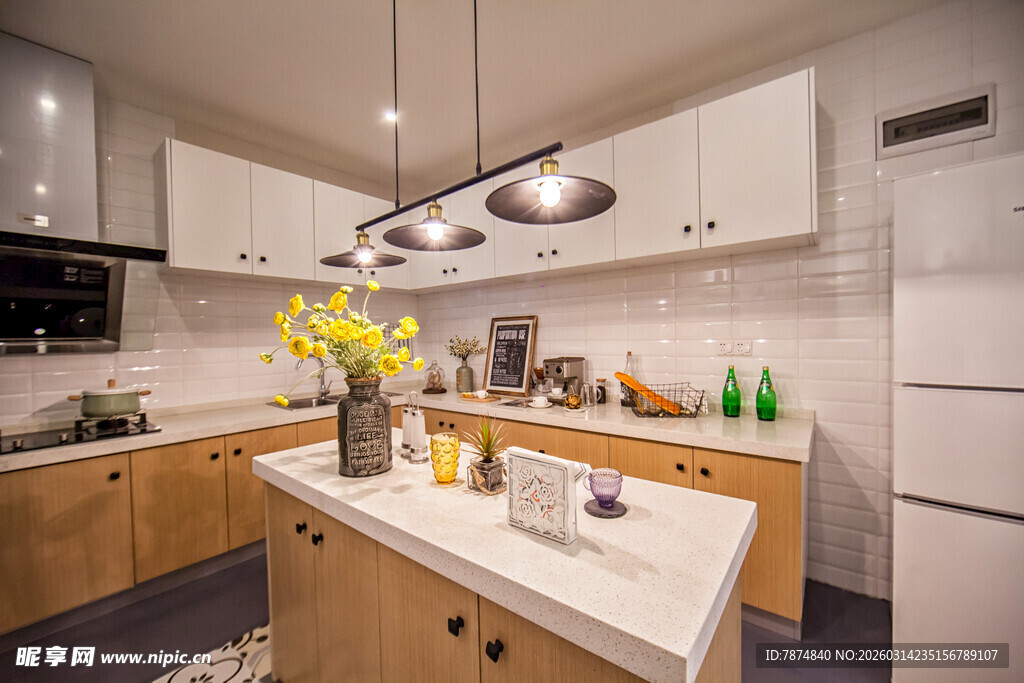 现代简约风格的温馨厨房